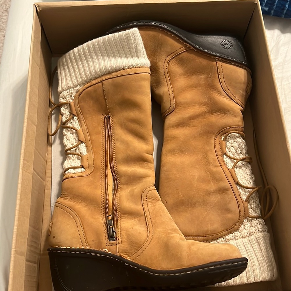 Ugg skylair boots size 8